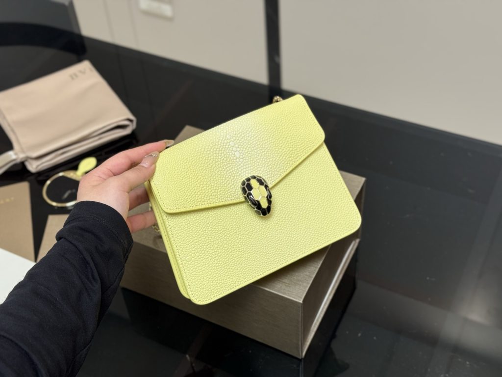 Bulgari Tasche Dupe 1046