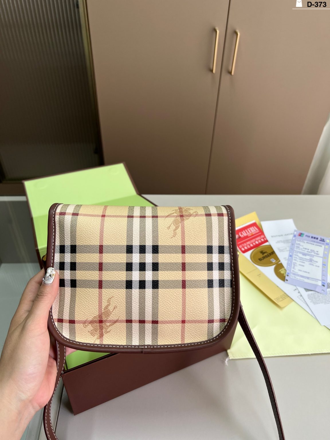Burberry Bag Dupe 2305 - Imagen 4