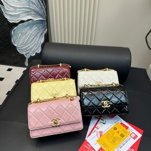 Dupe della borsa Chanel 1897