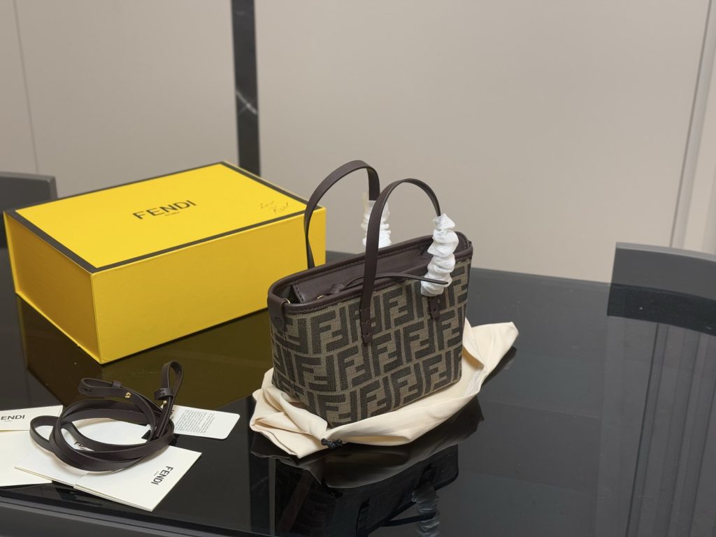 Duplikat torby Fendi 1922