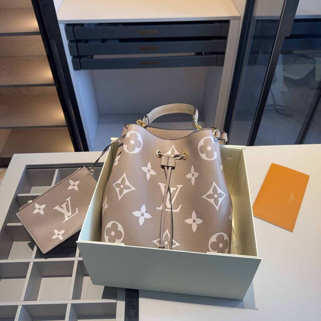 Louis Vuitton Bag Dupe 1102 - Image 2