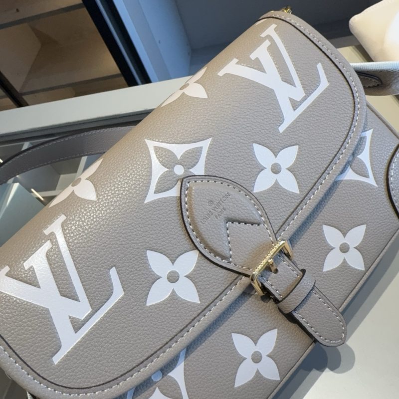 Louis Vuitton Bag Dupe 1166 - Image 4