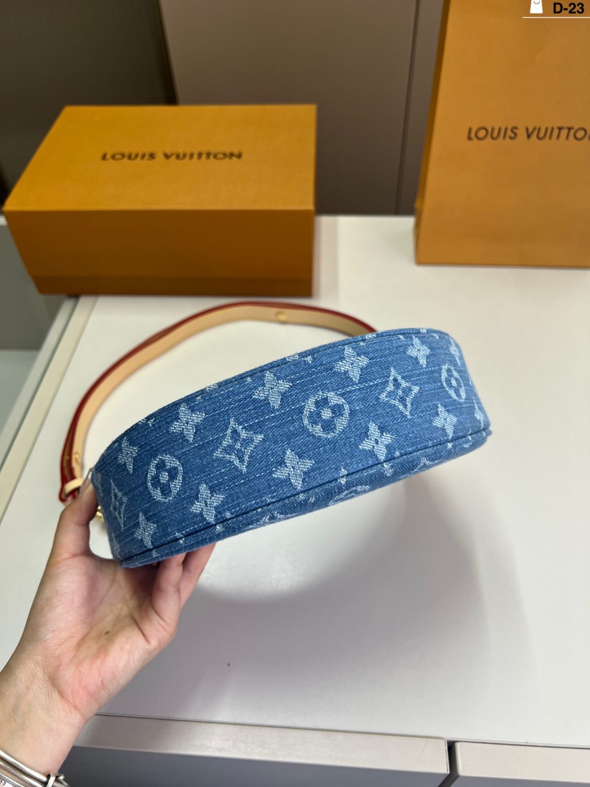 Louis Vuitton Bag Dupe 1183 - Obraz 3