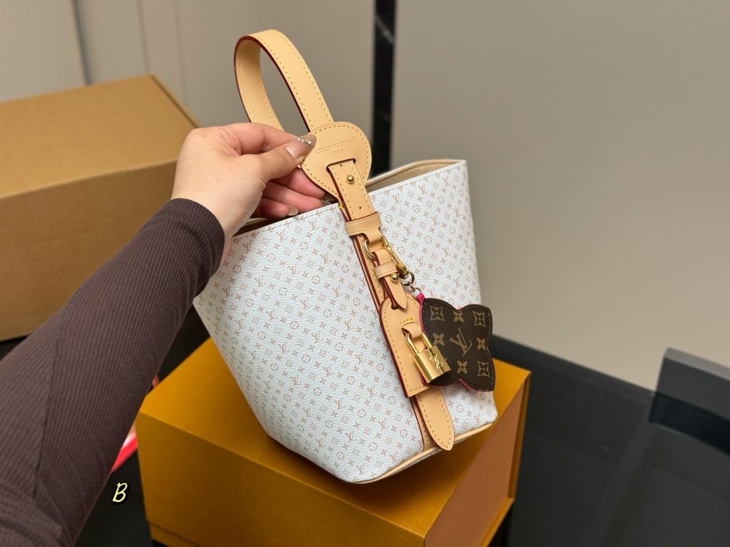 Louis Vuitton Bag Dupe 1329 - Bild 2