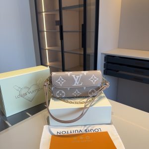 Louis Vuitton Bag Dupe 1539