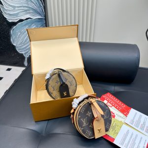 Louis Vuitton Bag Dupe 1693