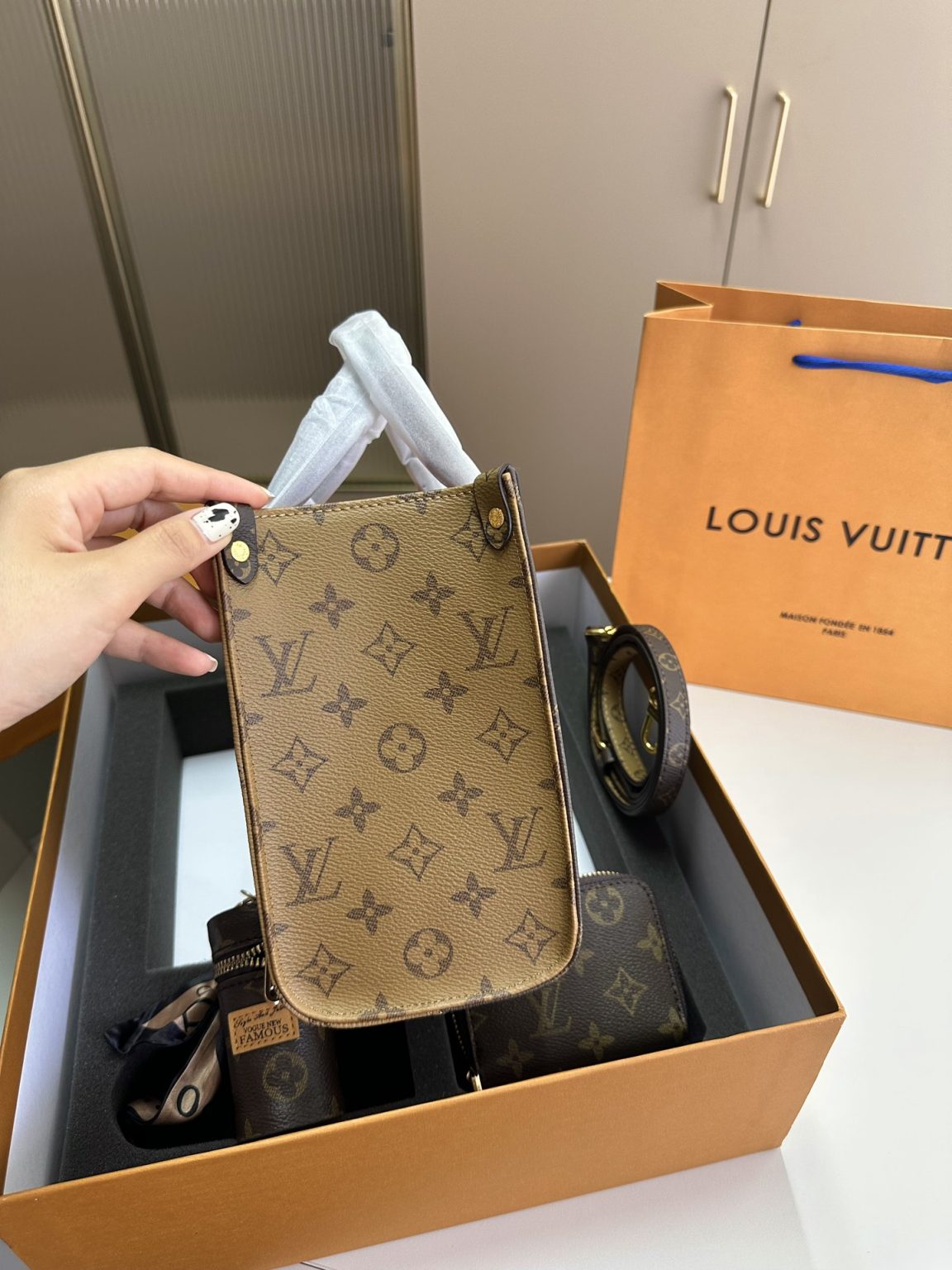 Louis Vuitton Bag Dupe 2207 - Image 3