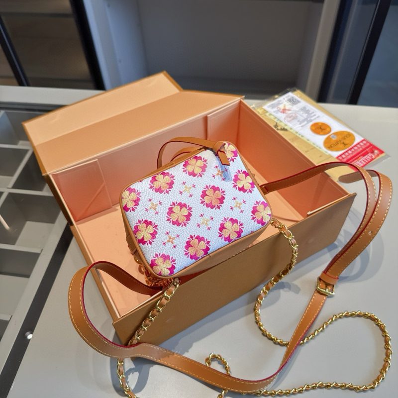 Louis Vuitton Bag Dupe 2226 - Image 2