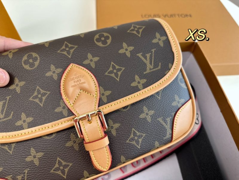 Louis Vuitton Bag Dupe 2267 - Image 4