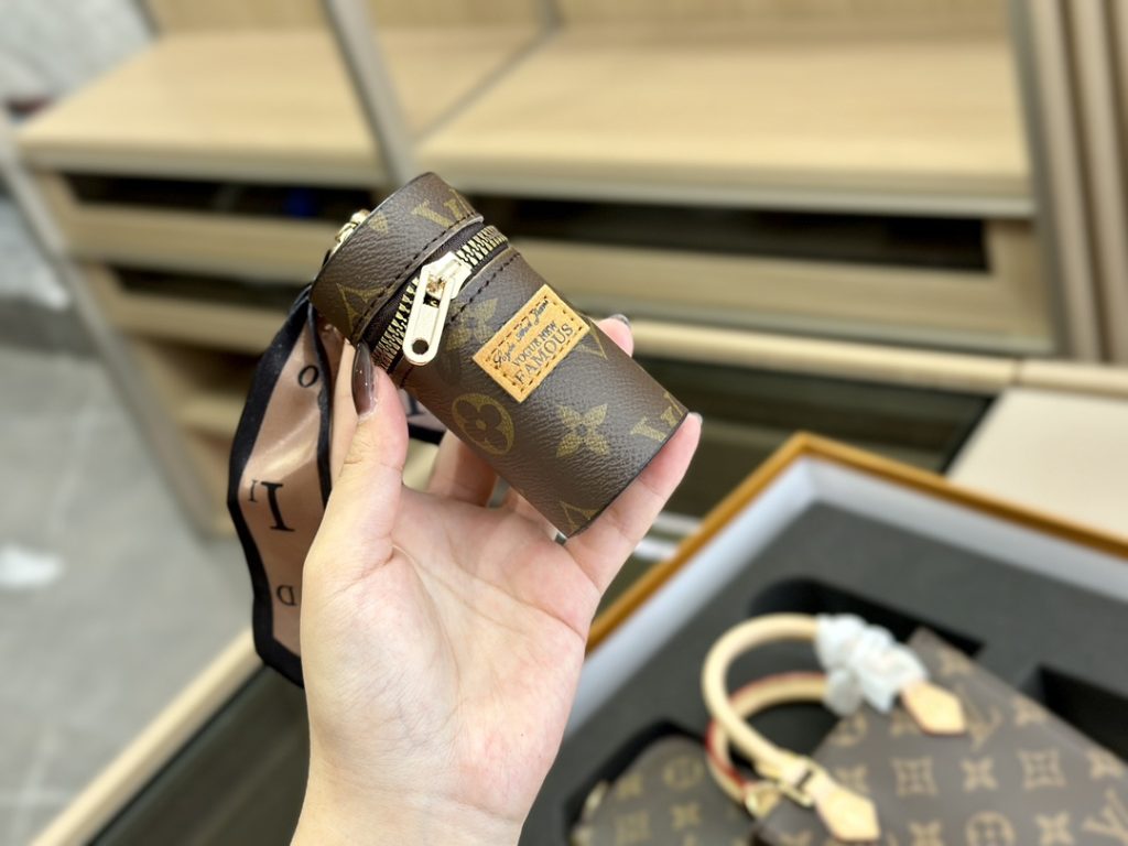 Louis Vuitton Bag Dupe 2404 - Imagen 3