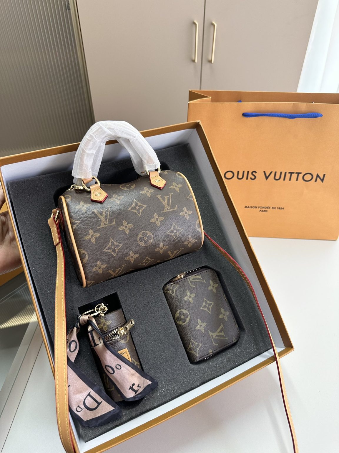Louis Vuitton Bag Dupe 2406