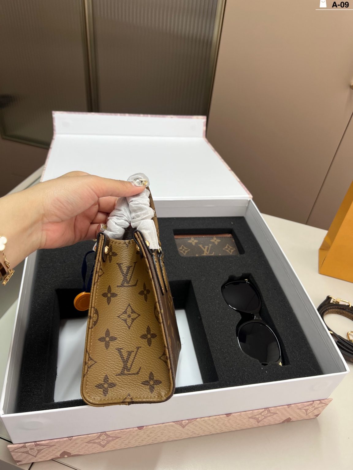 Louis Vuitton Bag Dupe 829 - Bilde 2
