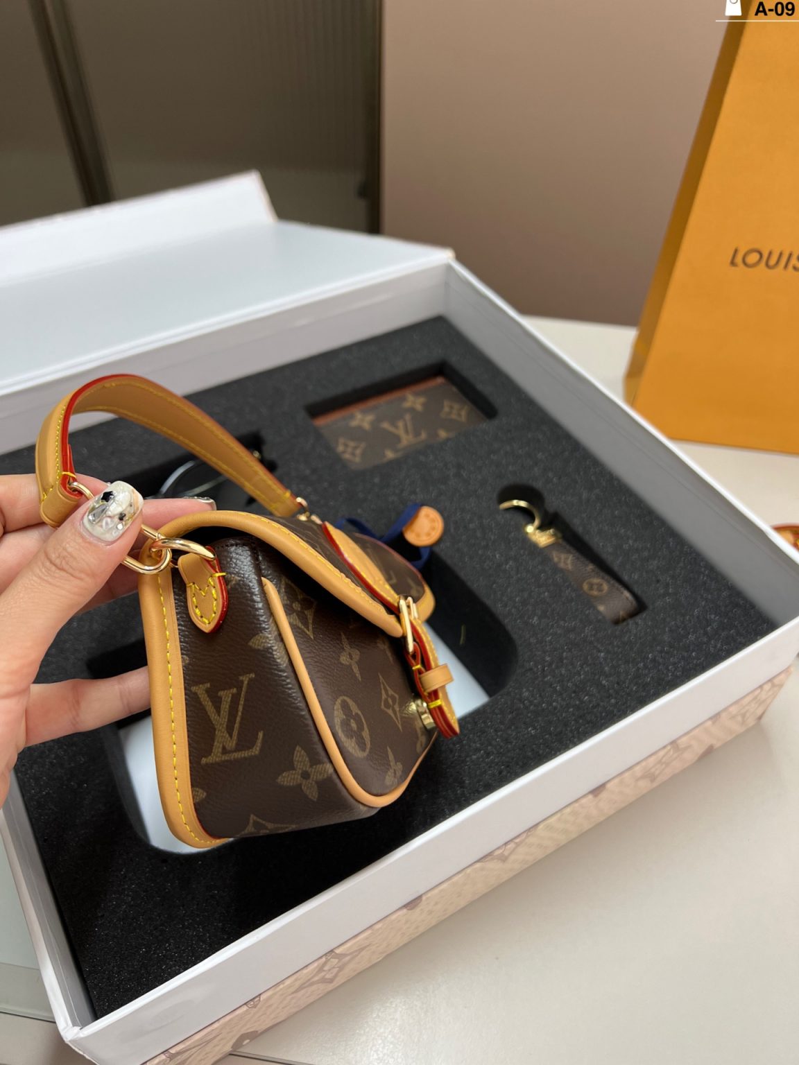 Louis Vuitton Bag Dupe 832 - Imagen 2