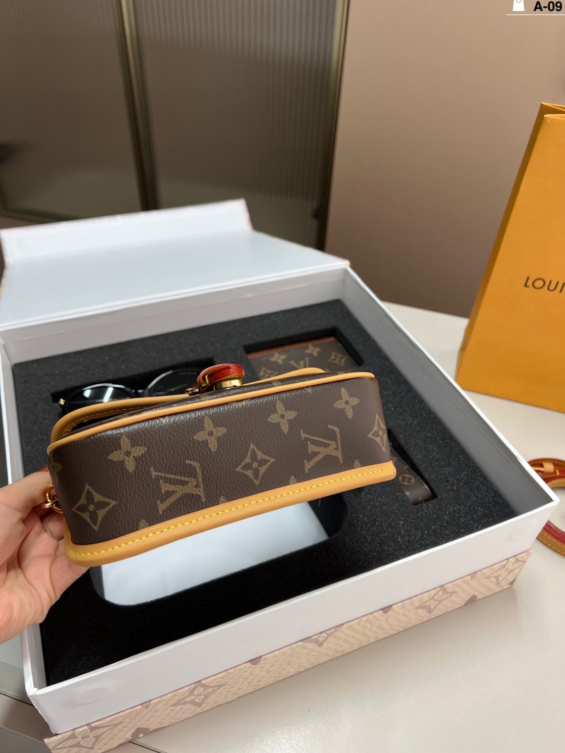 Louis Vuitton Bag Dupe 832 - Imagen 3