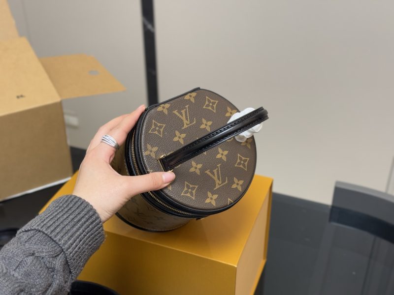 Louis Vuitton Bag Dupe 842 - Image 3