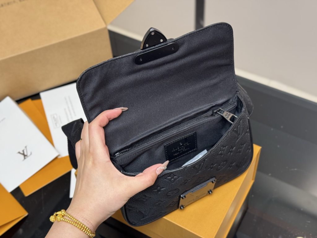 Louis Vuitton Bag Dupe 843 - Bilde 4