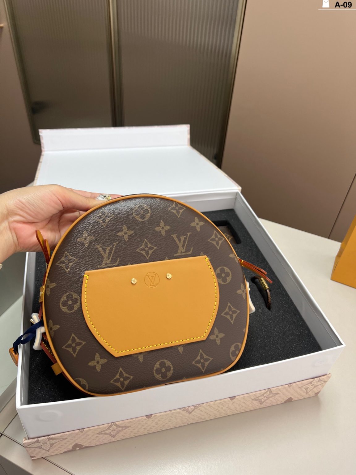 Louis Vuitton Bag Dupe 851 - Image 4