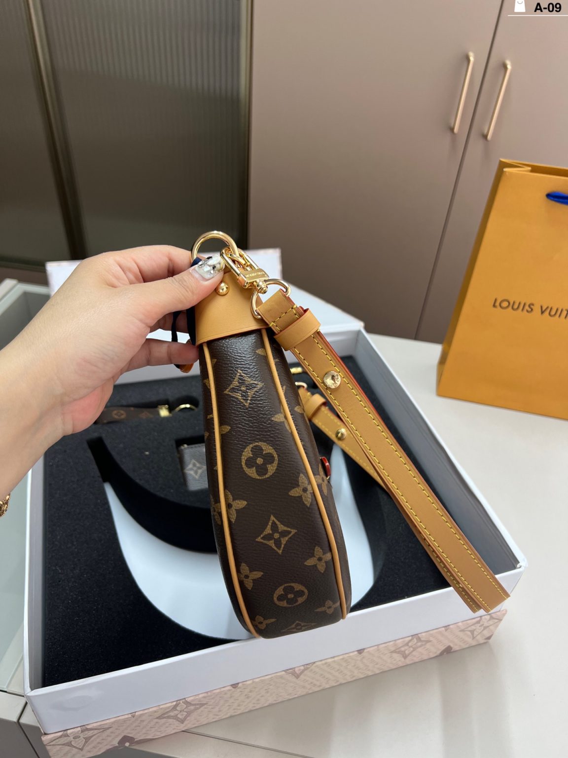 Louis Vuitton Bag Dupe 852 - Bilde 2