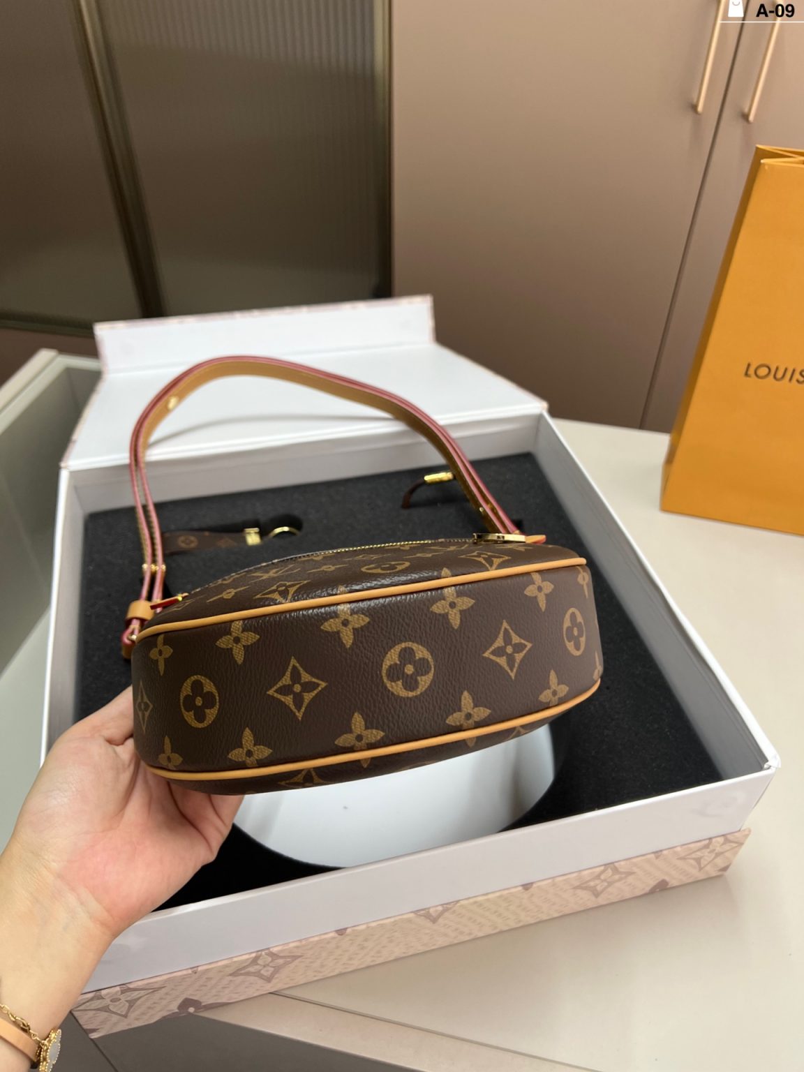 Louis Vuitton Bag Dupe 852 - Bilde 3