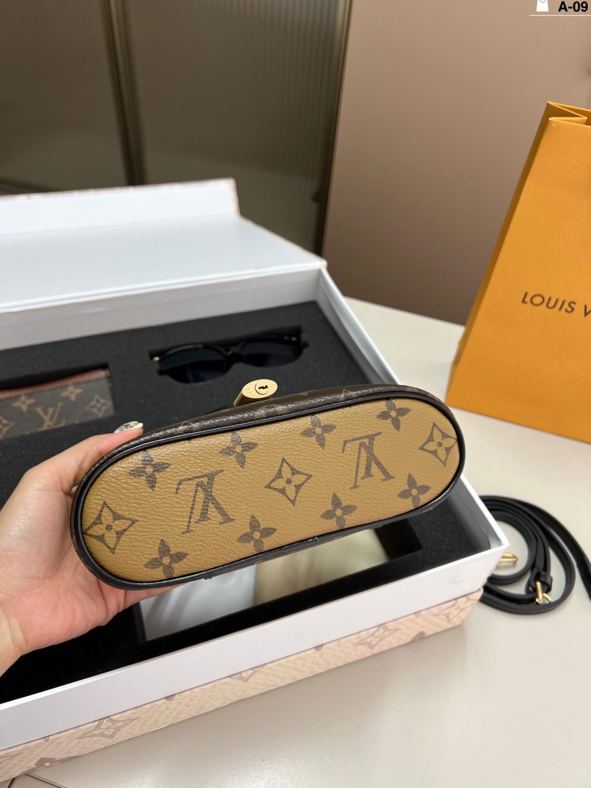 Louis Vuitton Bag Dupe 894 - Image 3