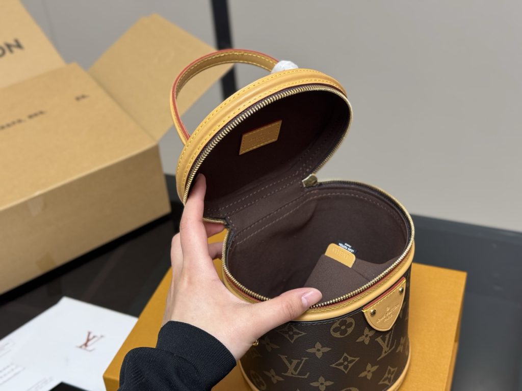 Louis Vuitton Bag Dupe 948 - Bilde 4