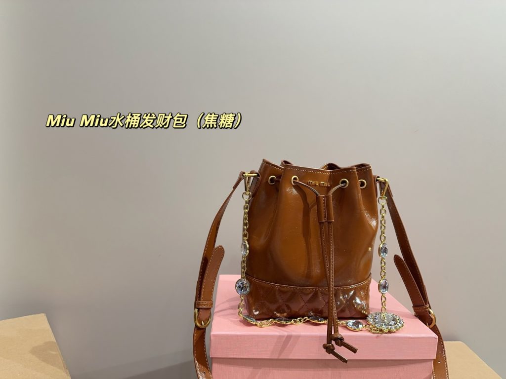 Miu Miu Bolsa Dupe 1636