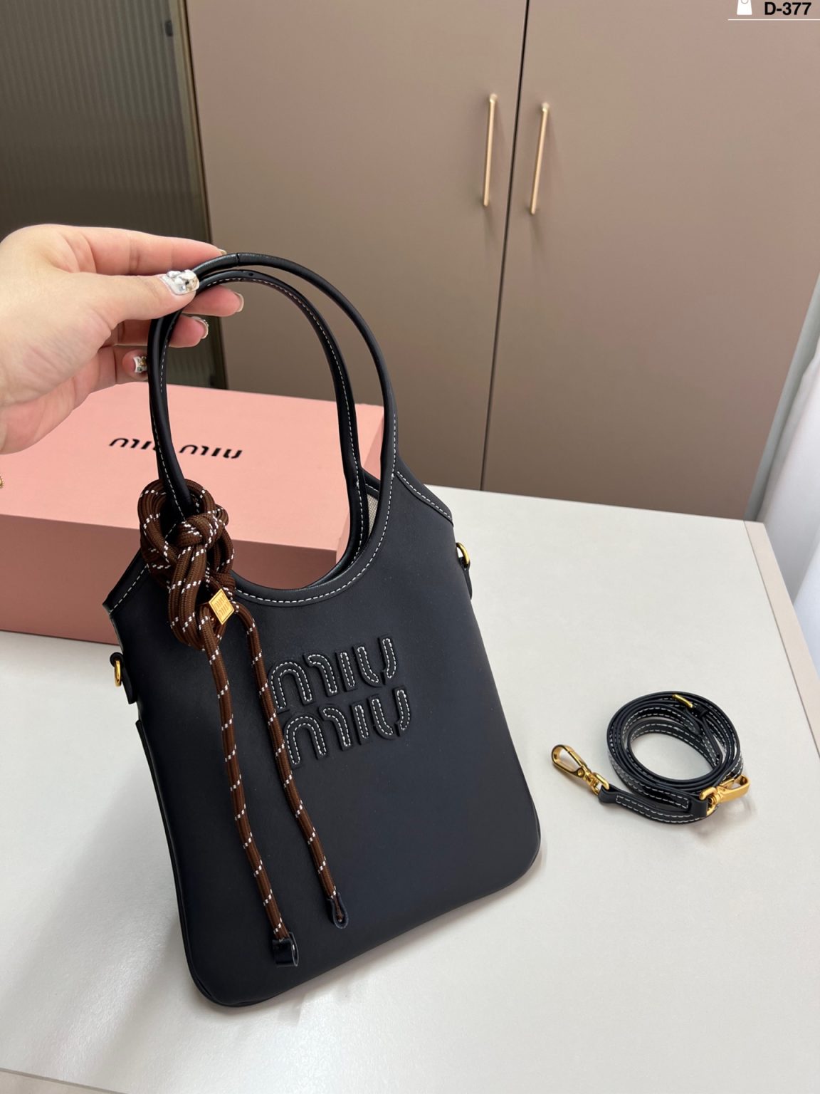 Miu Miu Bag Dupe 2254 - Obraz 3
